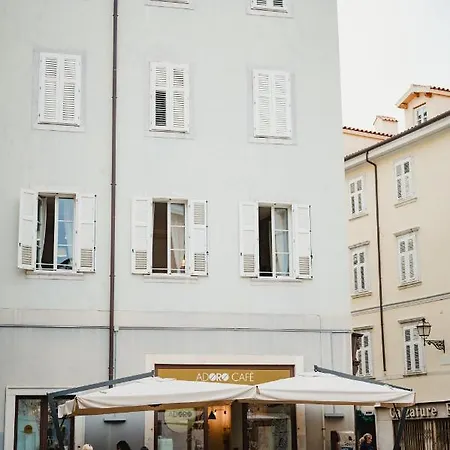 Monolocale Marino In Centro Storico Apartmán *