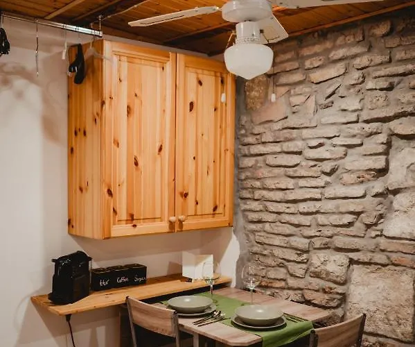 Monolocale Marino In Centro Storico Триест